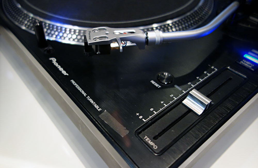 Pioneer-DJ-Turntable-Pitch-Fader-Musikmesse-2014