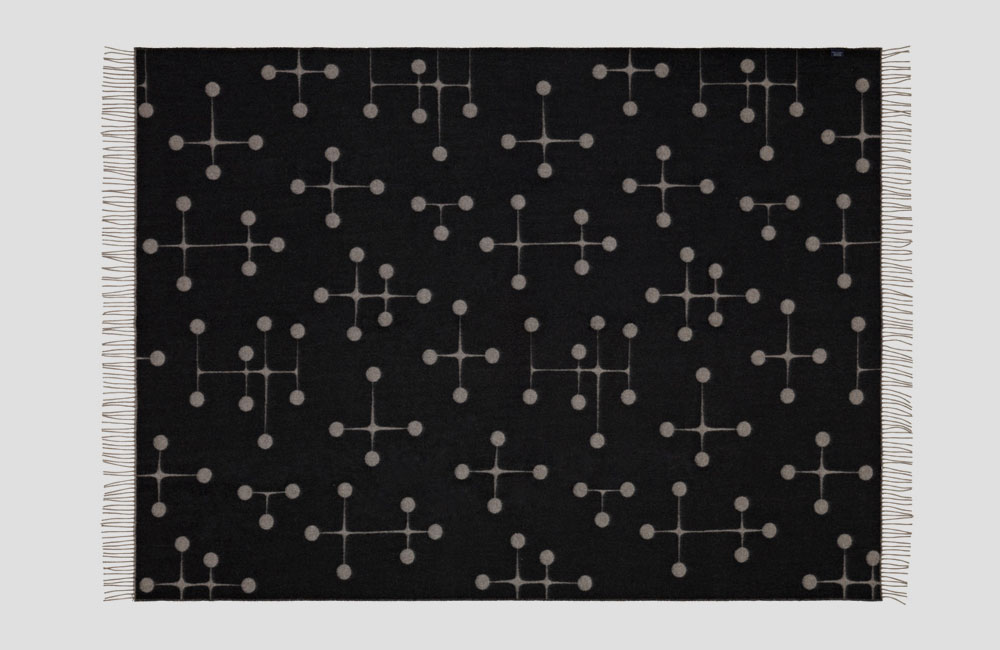 Vitra-Black-Collection-Limited-Edition-2015-Eames-Wolldecke-Blanket