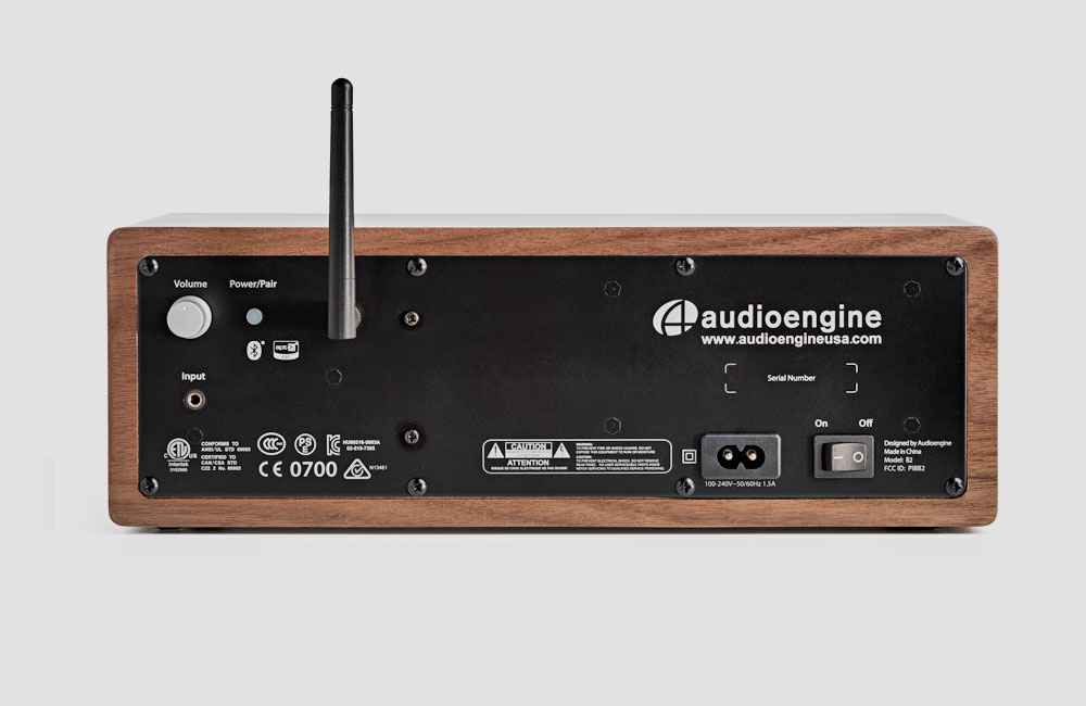 Audioengine-B2-Bluetooth-Lautsprecher-Holz-Gehaeuse-Rueckseite