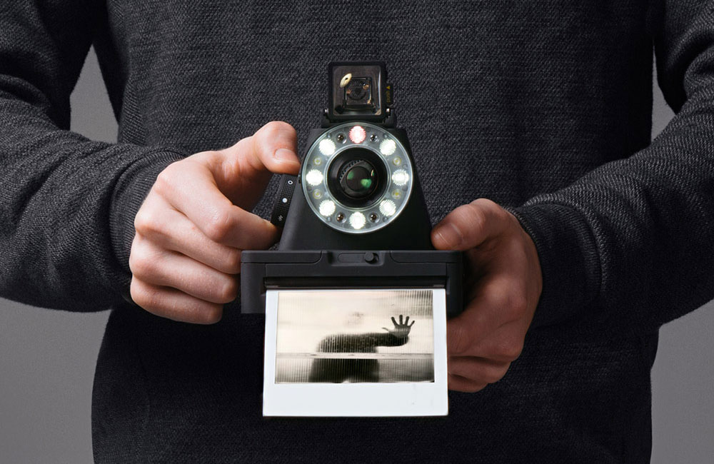 The-Impossible-Project-I-1-Sofortbildkamera-Polaroid-App-iOS-iPhone-Ringblitz-1