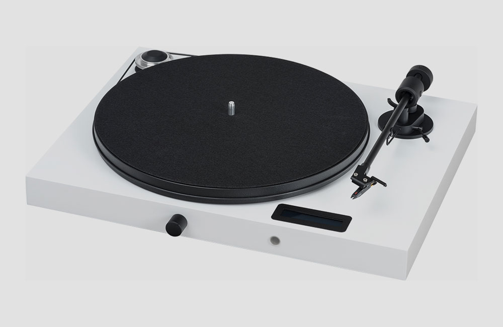 Pro-Ject-Juke-Box-E-All-in-one-HiFi-Stereo-System